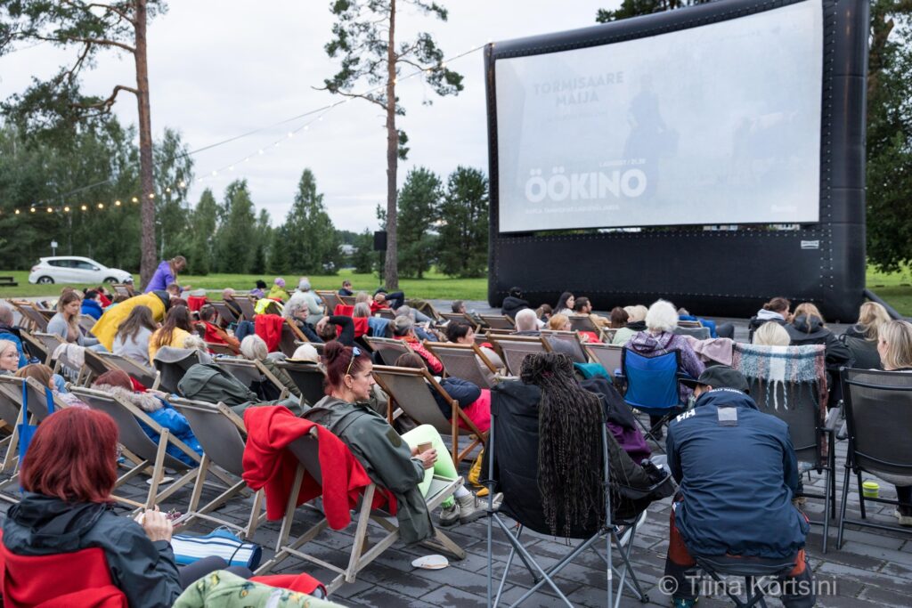 öökino filmi ootuses